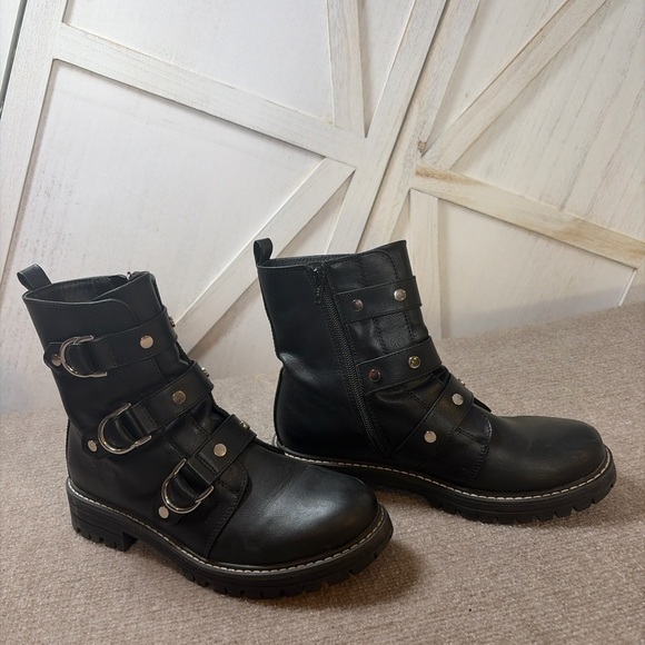 SO Women’s Black Combat Boots Lug Sole Triple Buckle Strap Size 8.5 - Picture 1 of 7